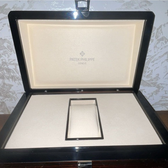 Patek Philippe OEM Brown Wooden Watch Box - Picture 5 of 5